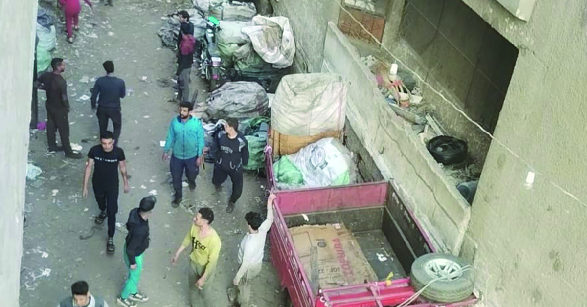 A street view of Nakhl.