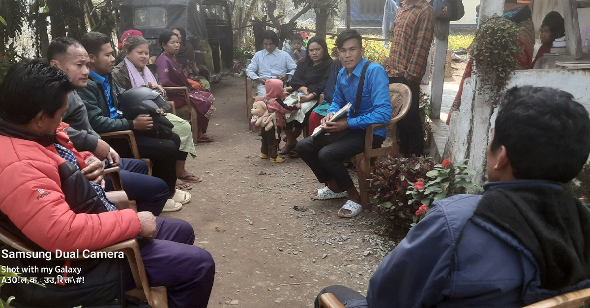 A circle of chainpur villagers in a TCD meeting.