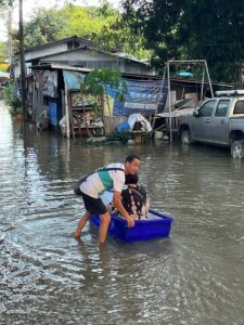 GHNI Team Helps Flood Victims